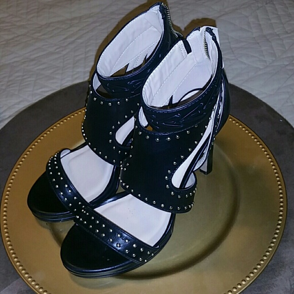 MINT Gold Stud Sandal Platform Heels - Picture 2 of 7